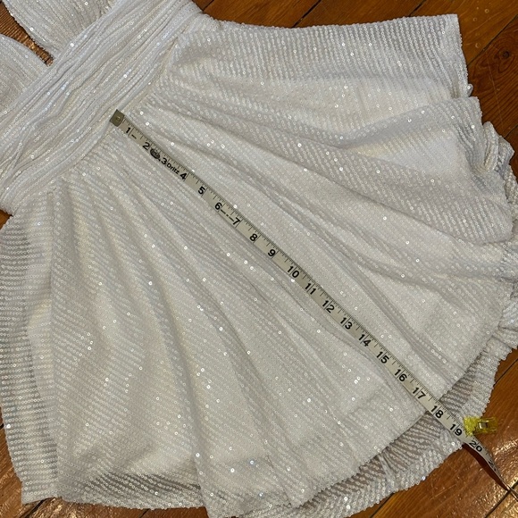 🎊🥂White Halter Dress size 2 NWOT Bridal Bachelorette - Picture 7 of 12